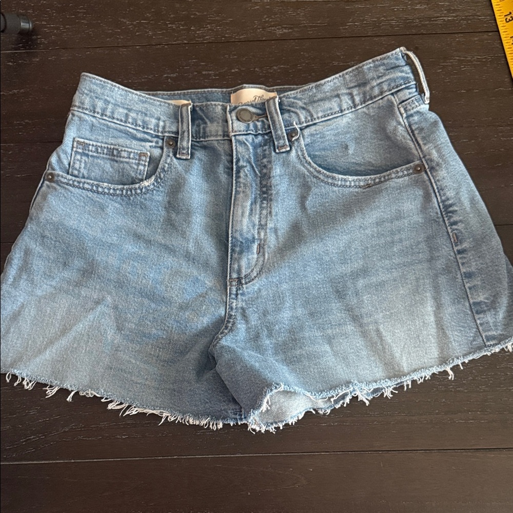 Universal threads 90s cut off Jean shorts